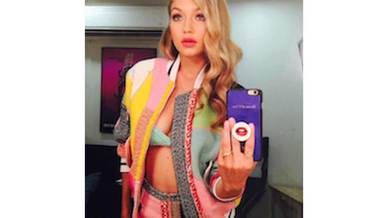 Illustratie voor: 5 trucs voor de perfecte selfie