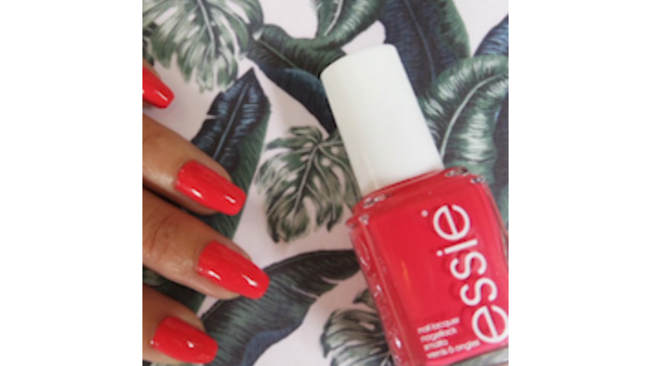 Illustratie voor: Festival ready met de Essie Summer 2016 collectie