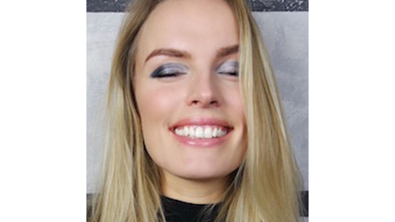 Illustratie voor: 2x perfecte make-up looks voor Kerst