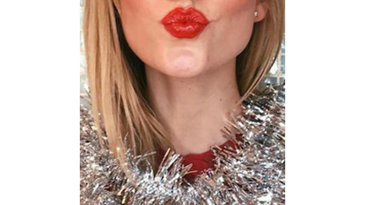 Illustratie voor: Zo overleeft jouw lipstick het kerstdiner