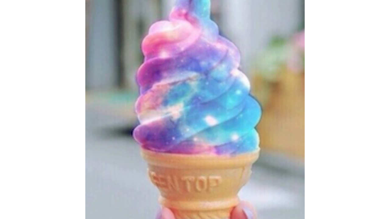 Illustratie voor: Super easy: zo maak jij thuis galaxy unicorn ijs!