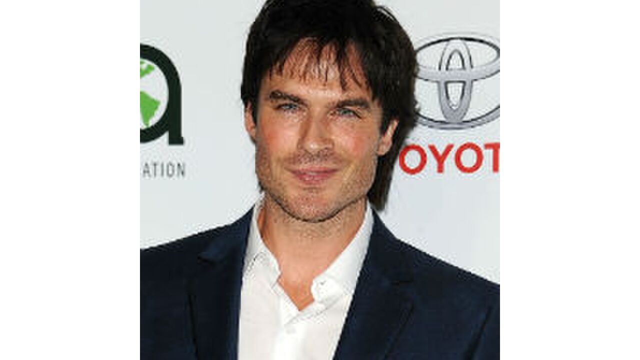 Illustratie voor: Stop de persen: Ian Somerhalder wil jou en een vriendin naar LA vliegen voor de laatste TVD aflevering