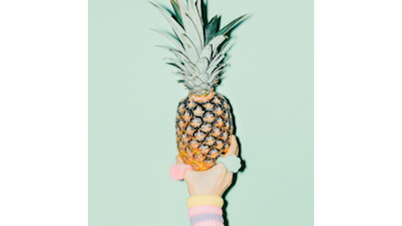 Illustratie voor: Dit verklaart precies waarom ananas prikt in je mond