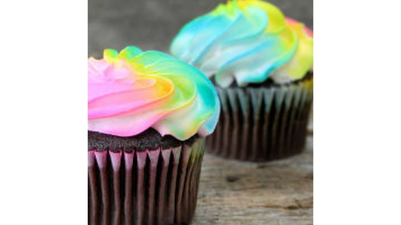 Illustratie voor: Nieuwe rage: Unicorn Cupcake Cones (en je kunt het heel makkelijk maken)