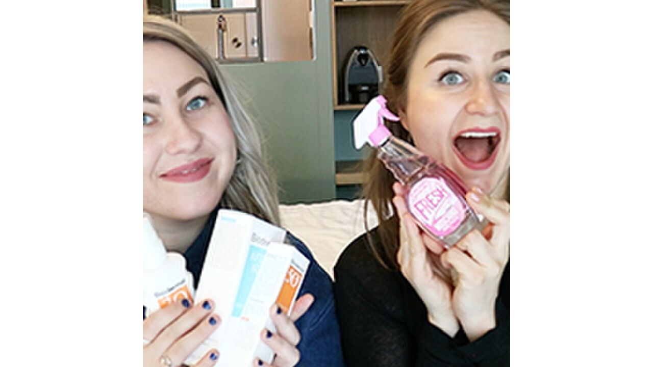 Illustratie voor: VIDEO: Mega unboxing Moschino, L’Oréal, Starskin & meer!
