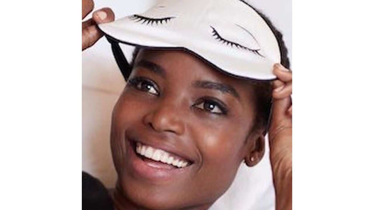 Illustratie voor: 7 make-up tricks om jouw vermoeidheid te verbergen