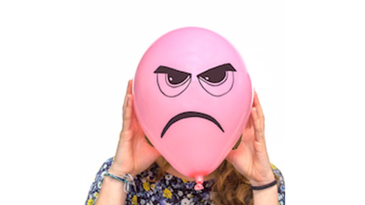Illustratie voor: 11 dingen die je herkent als je altijd boos kijkt #restingbitchface