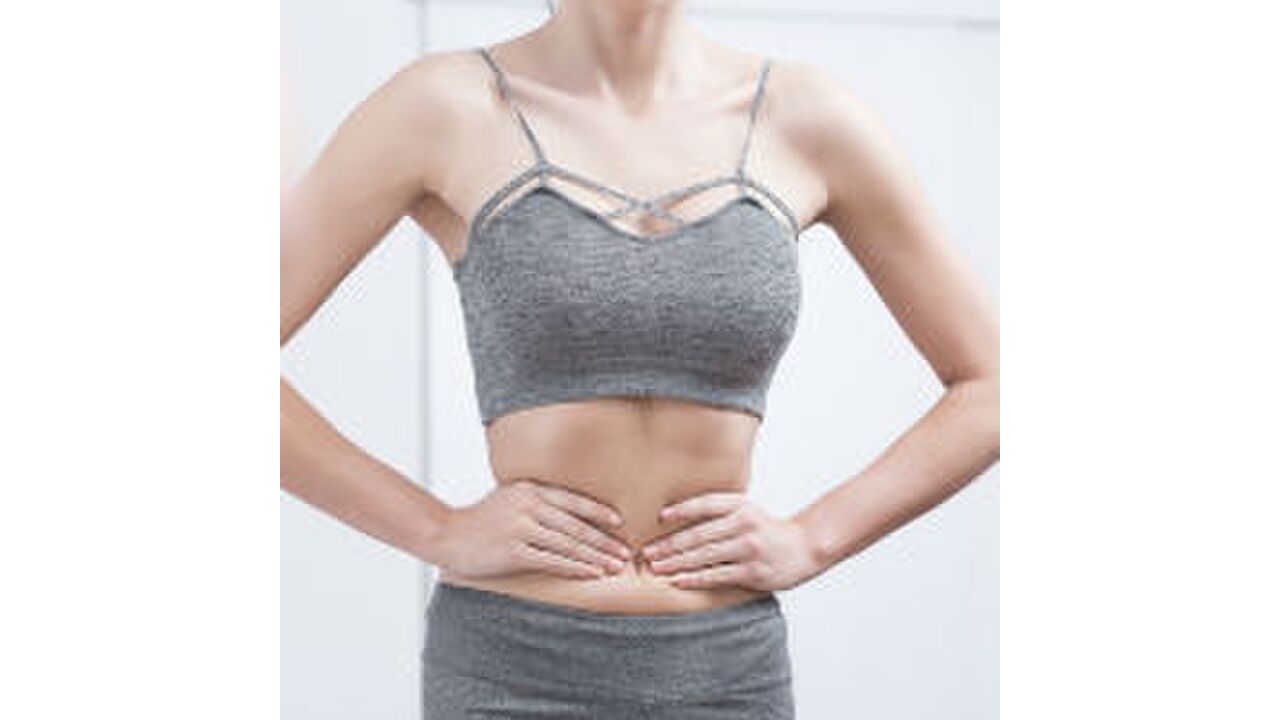 Illustratie voor: Voormalig graatmager model at 500 calorieën per dag, maar is nu plussize model
