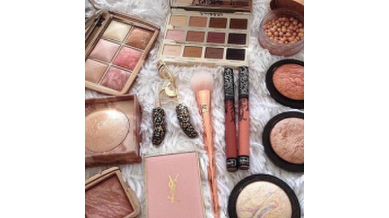 Illustratie voor: Op deze manier kun je jouw make-up het langst bewaren