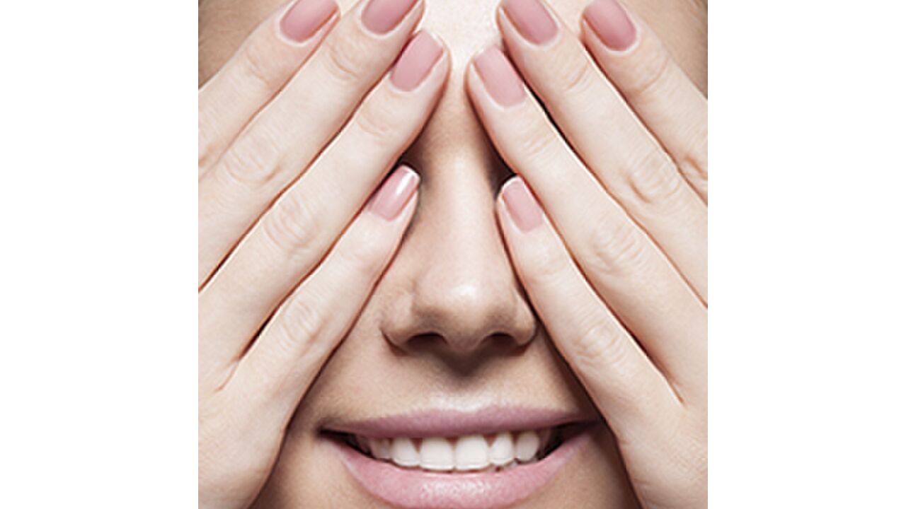 Illustratie voor: Dé truc voor lange nagels in een handomdraai