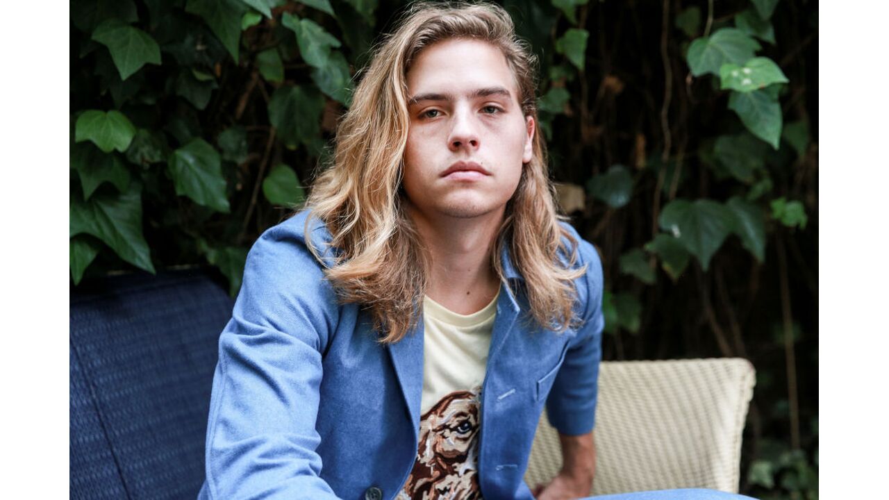Illustratie voor: Deze Hollywood hunk is weer vrijgezel… omdat hij is vreemdgegaan