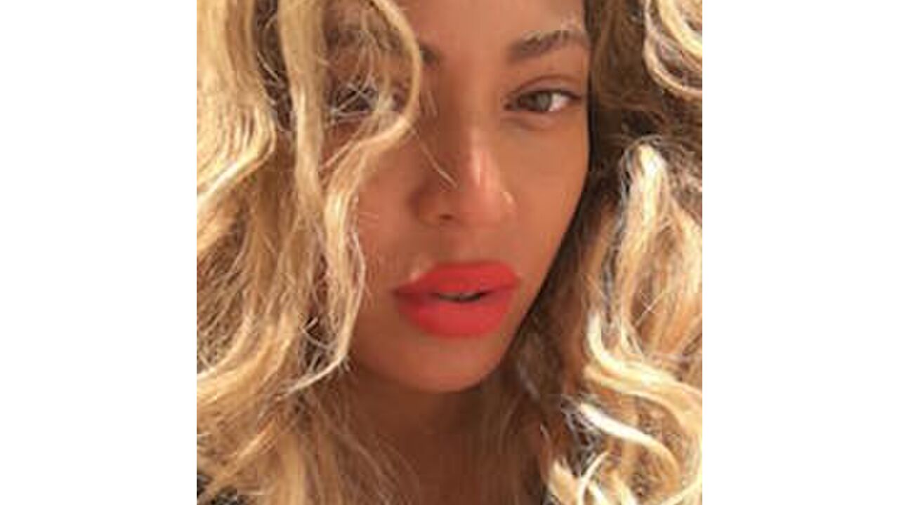 Illustratie voor: 11 beautytips waar celebs bij zweren