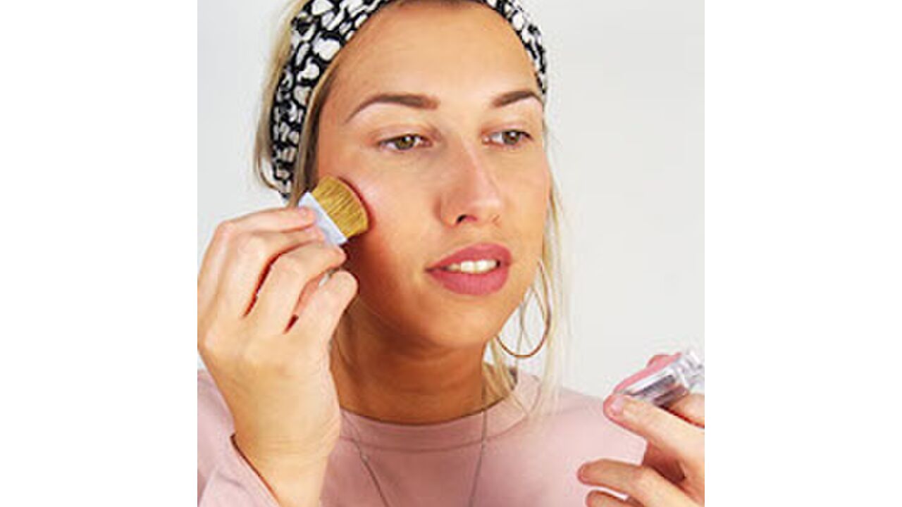 Illustratie voor: Deze 5 beauty producten zijn onmisbaar deze zomer