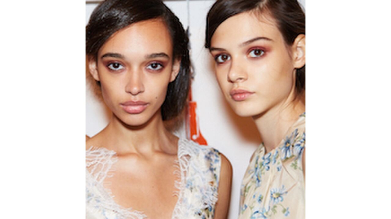 Illustratie voor: Deze beauty looks van de catwalk wil je wél kopiëren