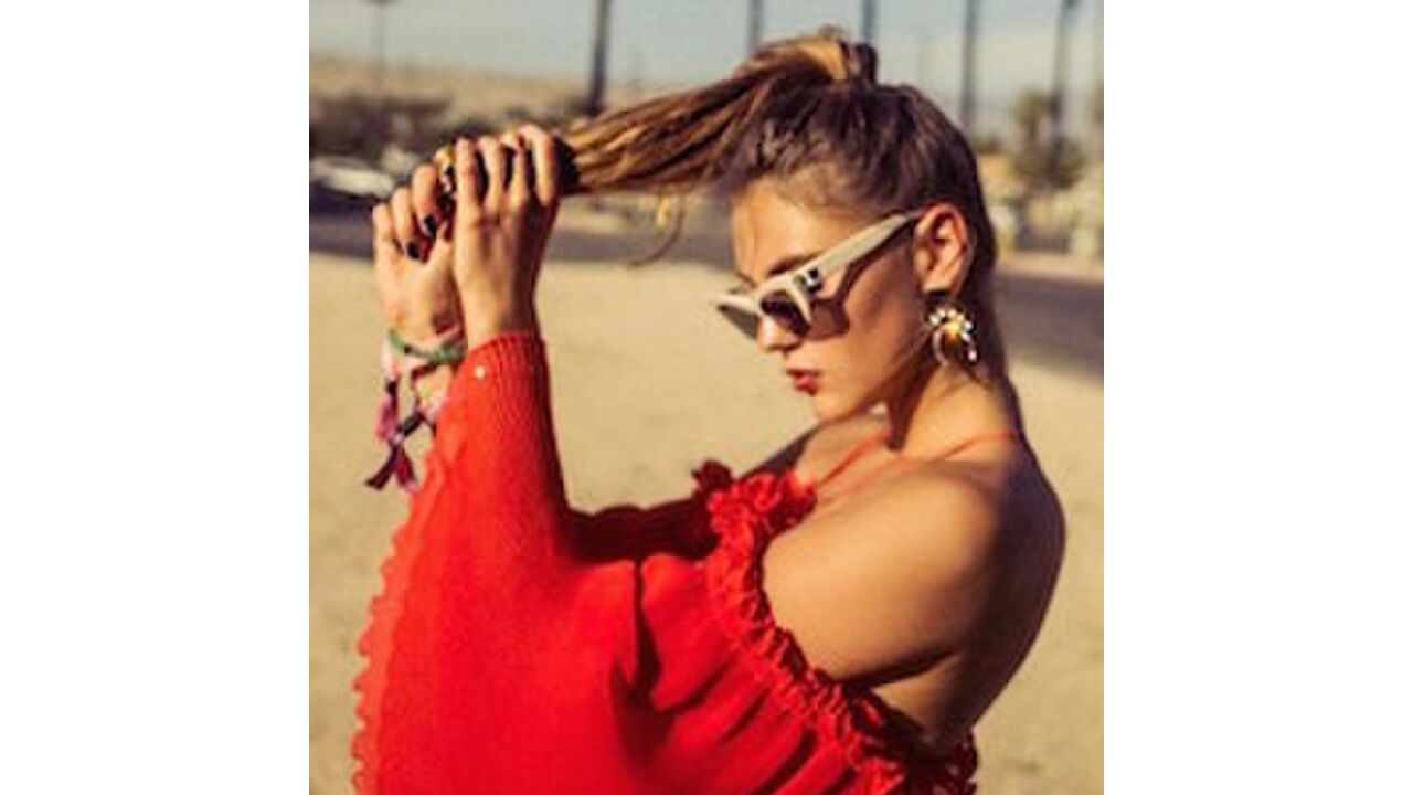 Illustratie voor: Step up your ponytail game op deze 5 manieren