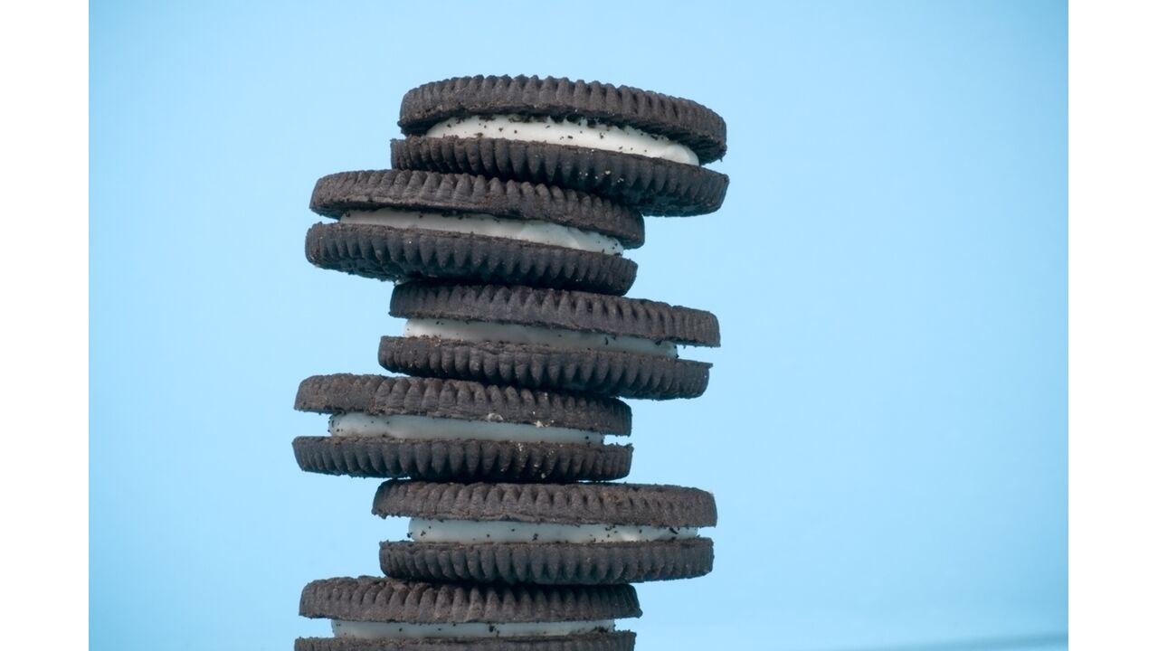 Illustratie voor: Er bestaan Oreo zuurstokjes en het is alles wat je nodig hebt voor Kerstmis