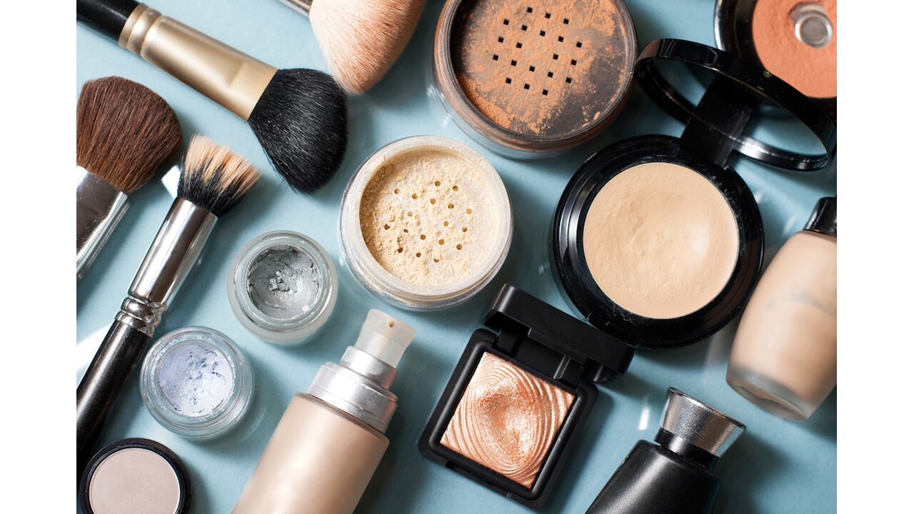 Illustratie voor: 10 budget beautyproducten die jij nu in huis moet halen