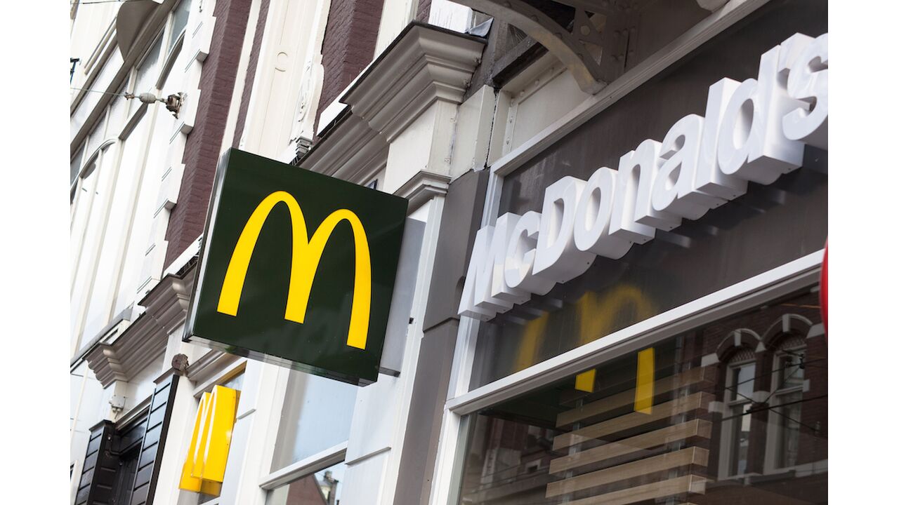 Illustratie voor: McDonald’s verkoopt nu boxen met kipnuggets én cheesebites