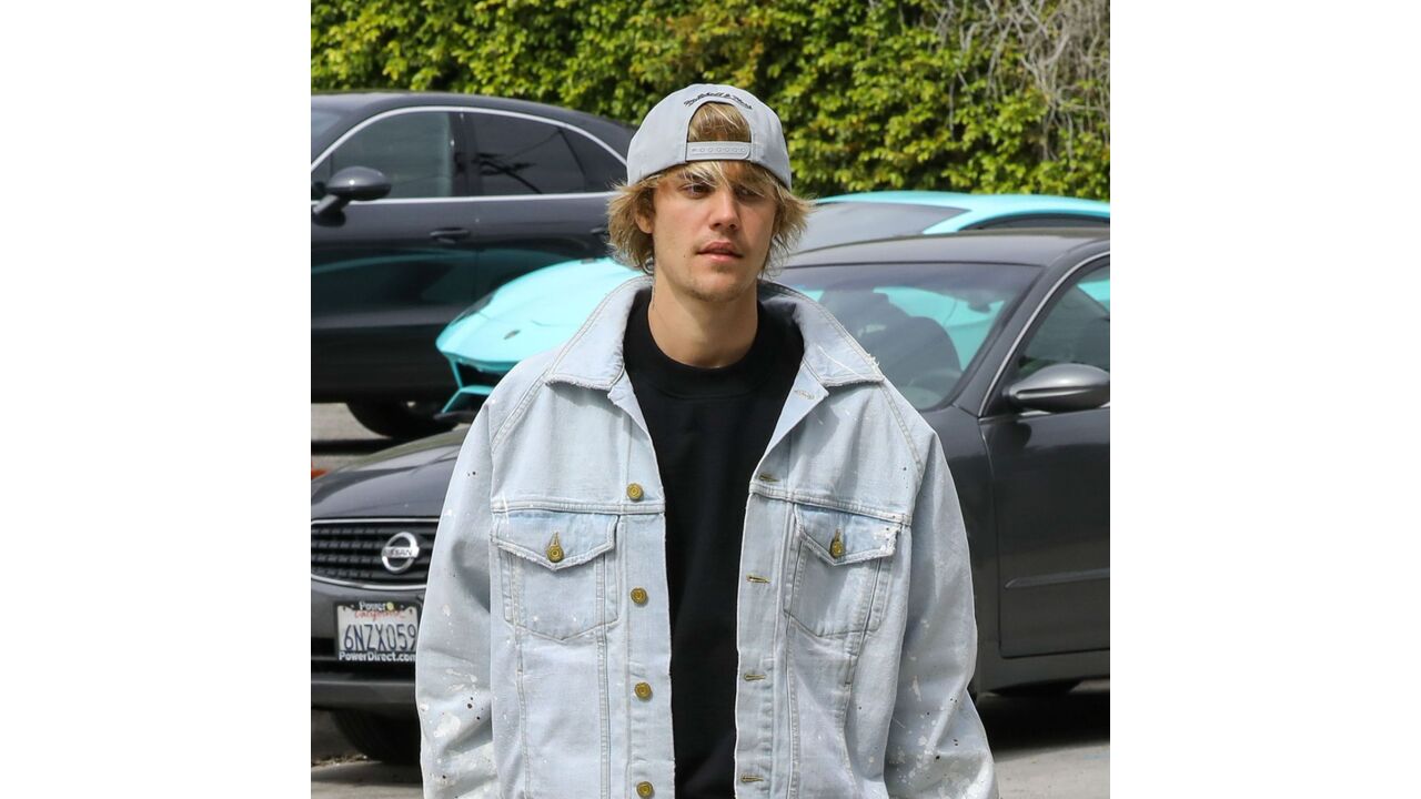 Illustratie voor: Move over Selena, Justin Bieber meerdere malen gespot met mysterieus blond meisje