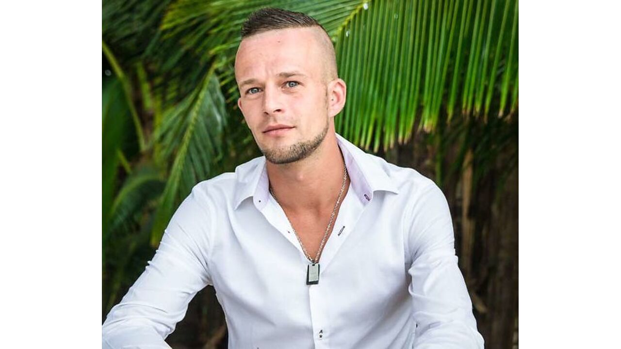 Illustratie voor: Tim van Temptation Island 2018 met spoed opgenomen in ziekenhuis