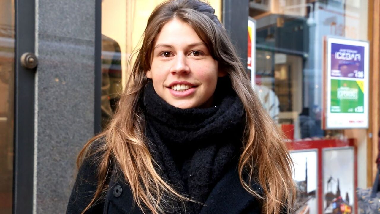 Illustratie voor: ‘Ik wilde haar kussen, maar viel over haar fiets heen’ – Gênante date verhalen op straat