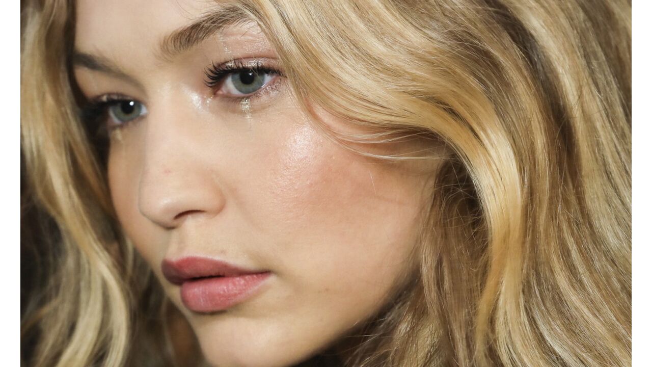 Illustratie voor: 6x de tofste zomer make-up trends 2018