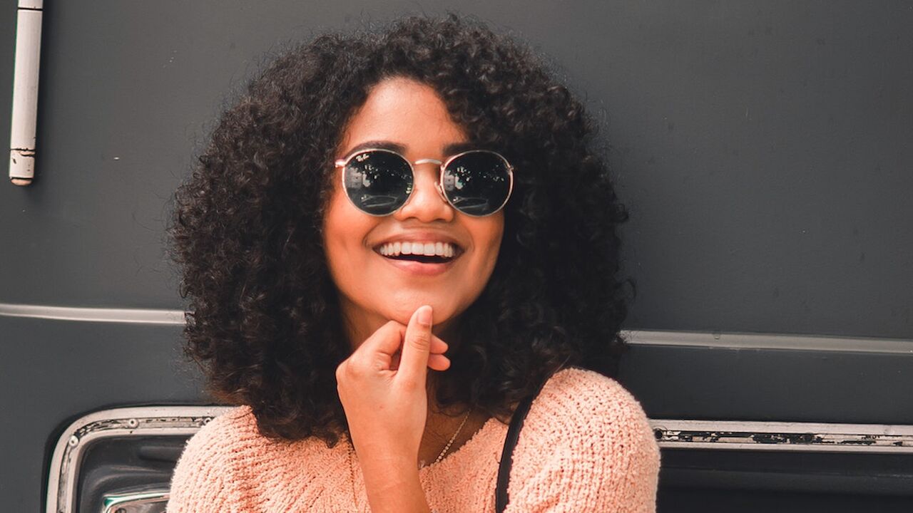 Illustratie voor: 17 musthave budget zonnebrillen voor deze zomer