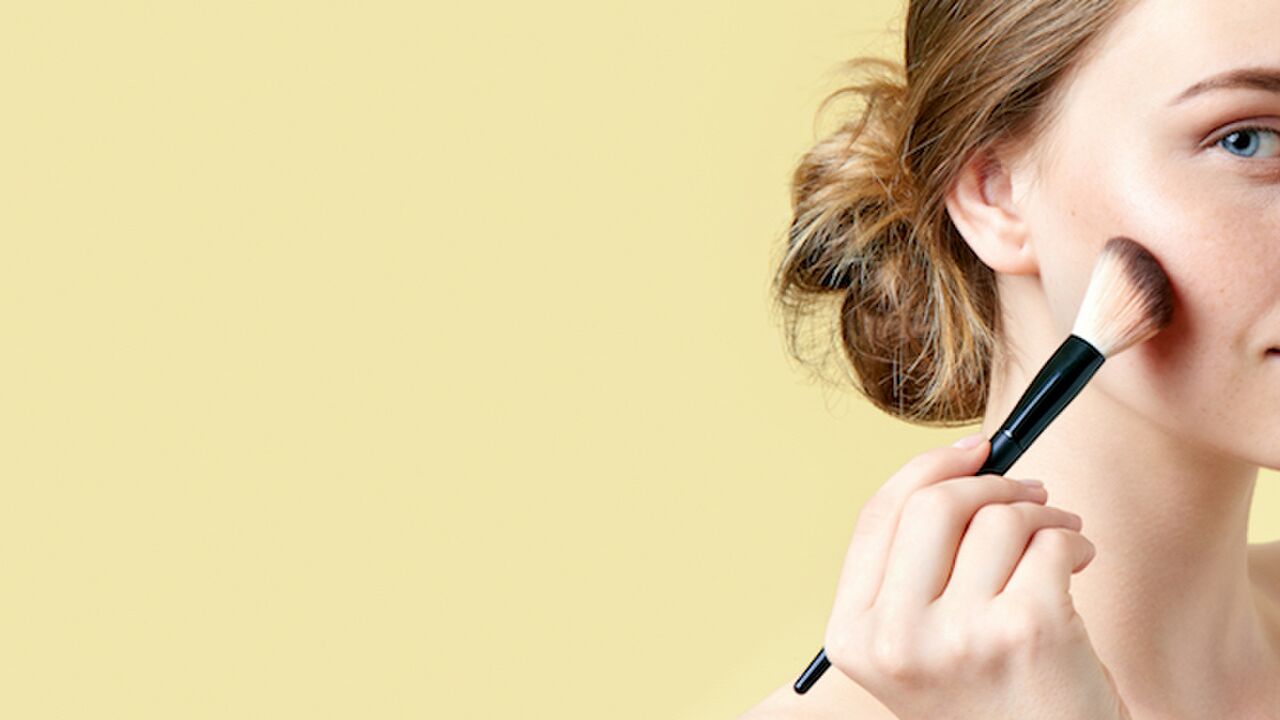 Illustratie voor: 11x dit herkennen alle meiden die geobsedeerd zijn met highlighter