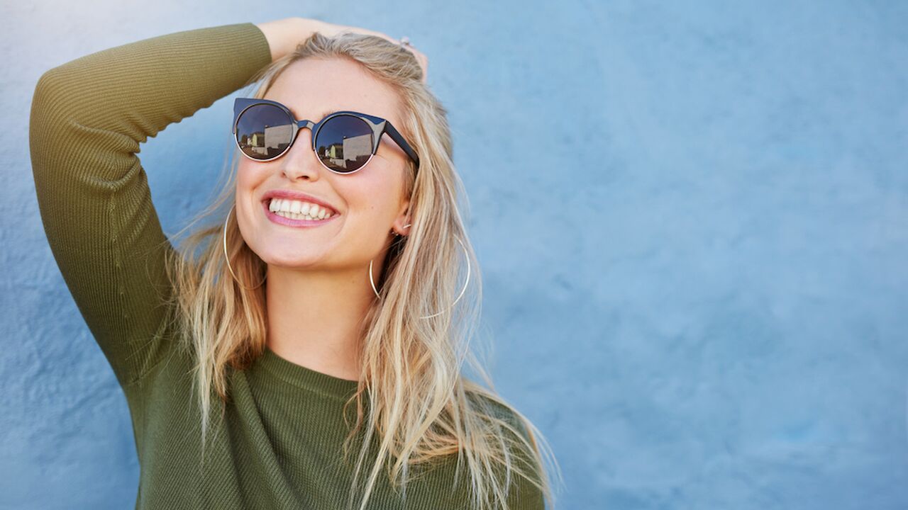 Illustratie voor: Dit zijn dé zonnebrillen trends voor deze zomer