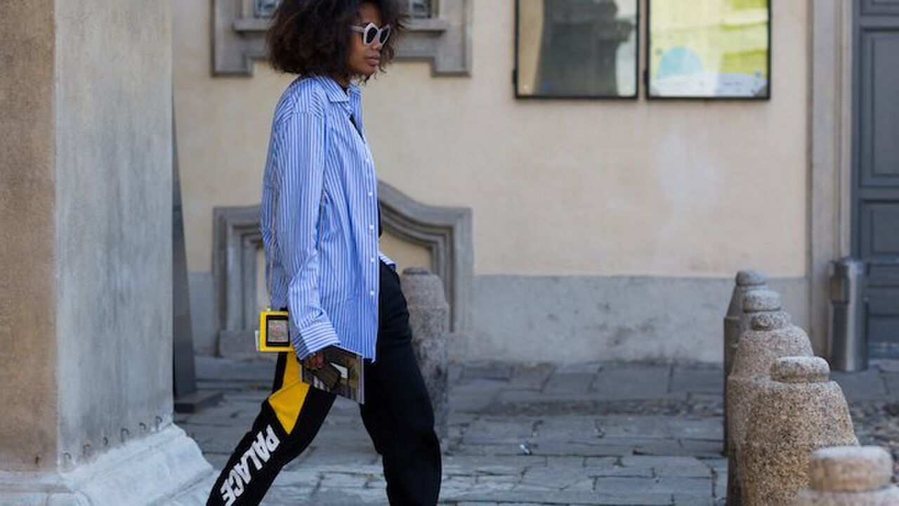Illustratie voor: Zo lijk je niet breder door een oversized blouse