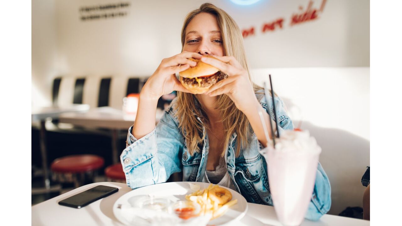 Illustratie voor: Bewezen: je wordt chagrijnig als je honger hebt