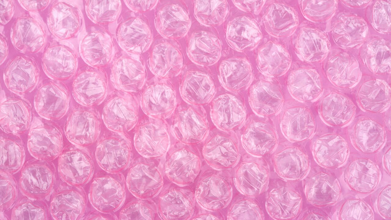 Illustratie voor: Funny! Nagels met bubbeltjes plastic is nu een ding