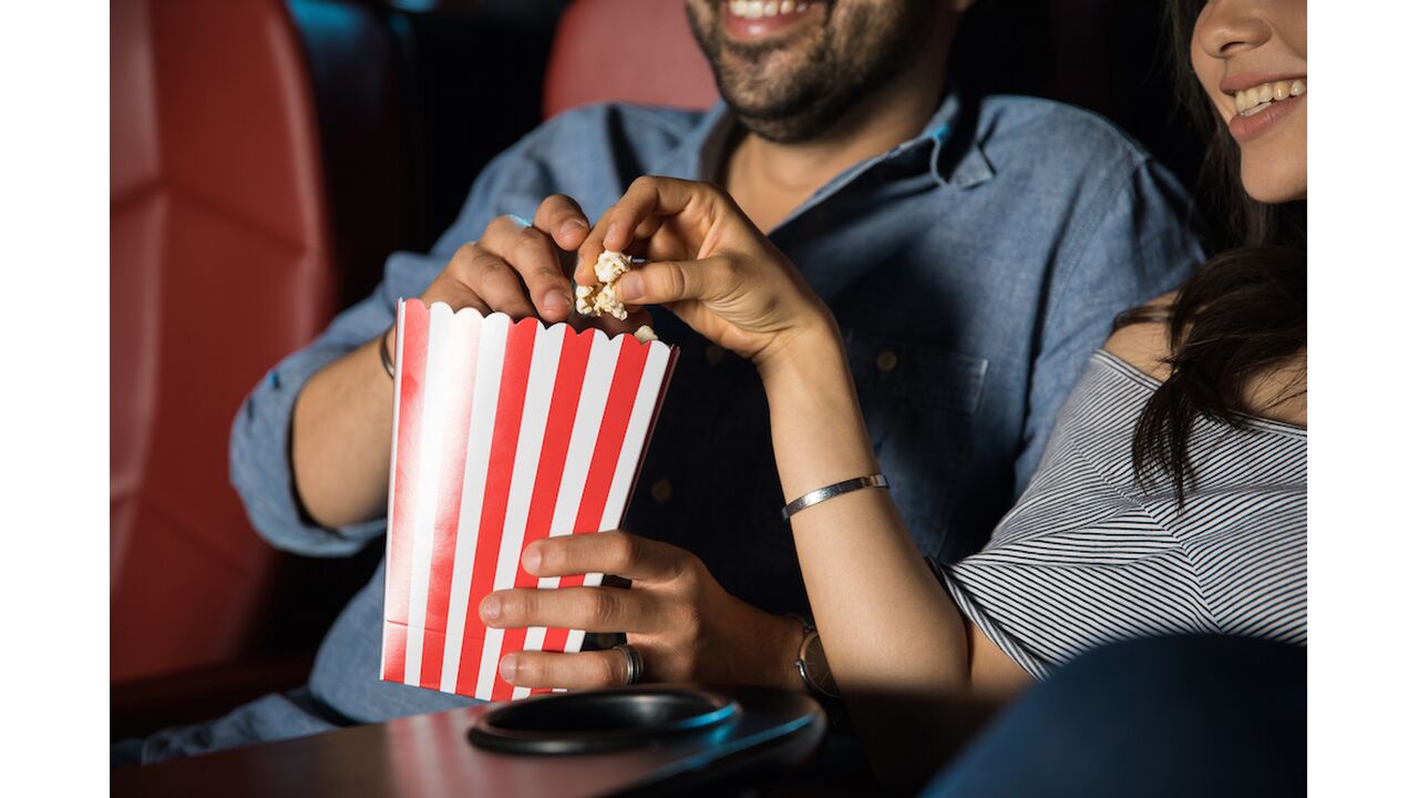Illustratie voor: YES! Zondag is het Broer- en Zusdag en bij deze bioscoop krijgen jullie gratis popcorn