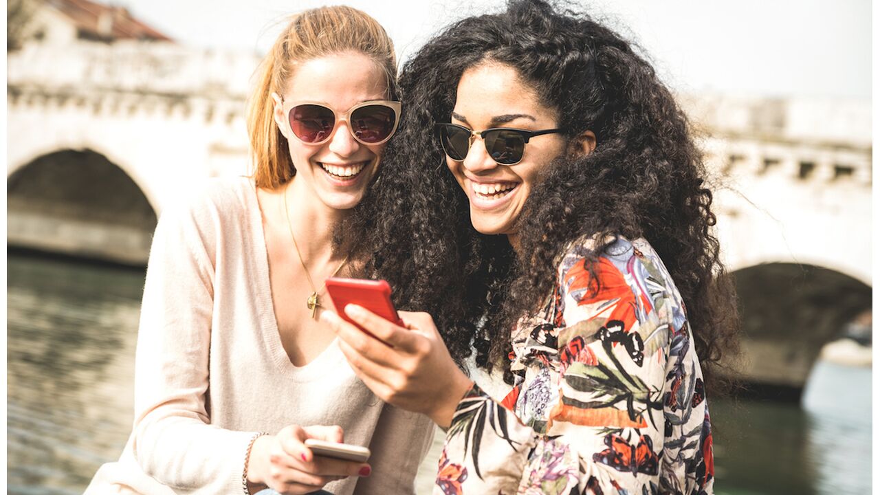 Illustratie voor: OMG: Met deze dating app hebben je vrienden het voor het zeggen