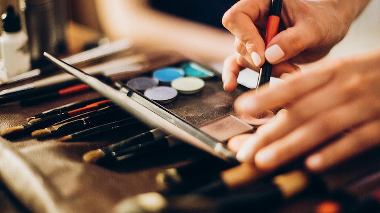 Illustratie voor: Dit is dé make-up kleur van herfst 2018