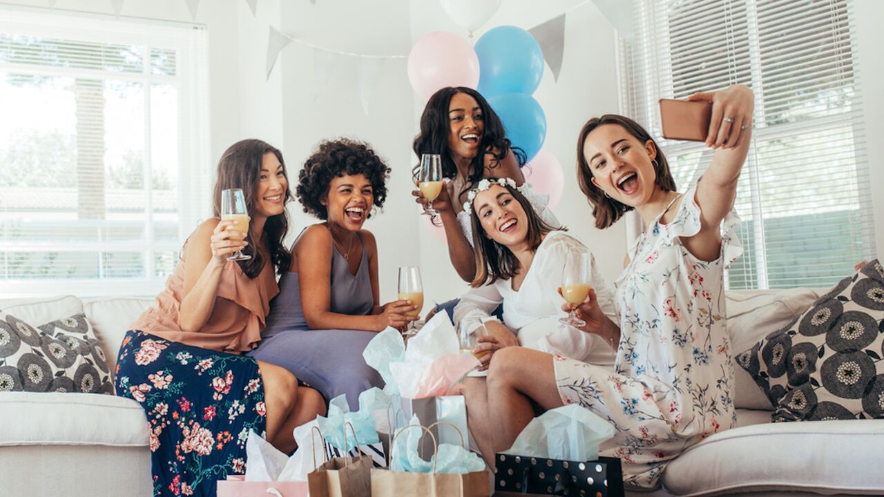 Illustratie voor: Positief verhaal: Ik leerde mijn vriendinnen kennen door Girlscene