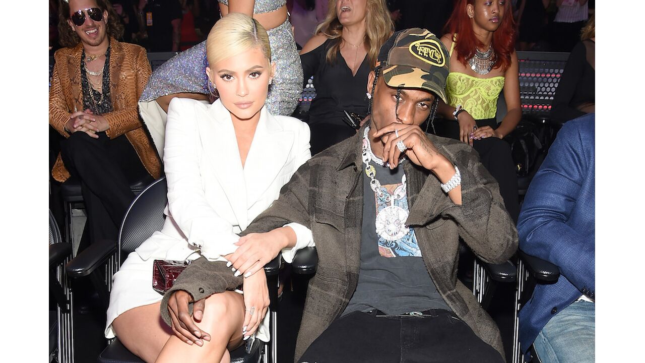 Illustratie voor: Wait, what? Is Kylie Jenner (nu écht) getrouwd?