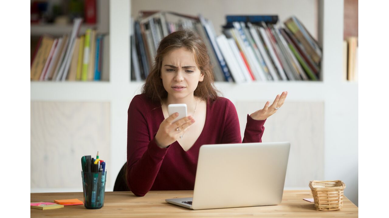 Illustratie voor: 7 herkenbare gedachtes als je niet van bellen houdt
