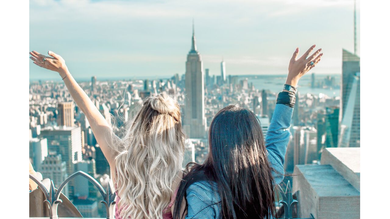 Illustratie voor: Wow: Dit meisje gaat modellenwerk doen in New York en je raadt nooit haar leeftijd