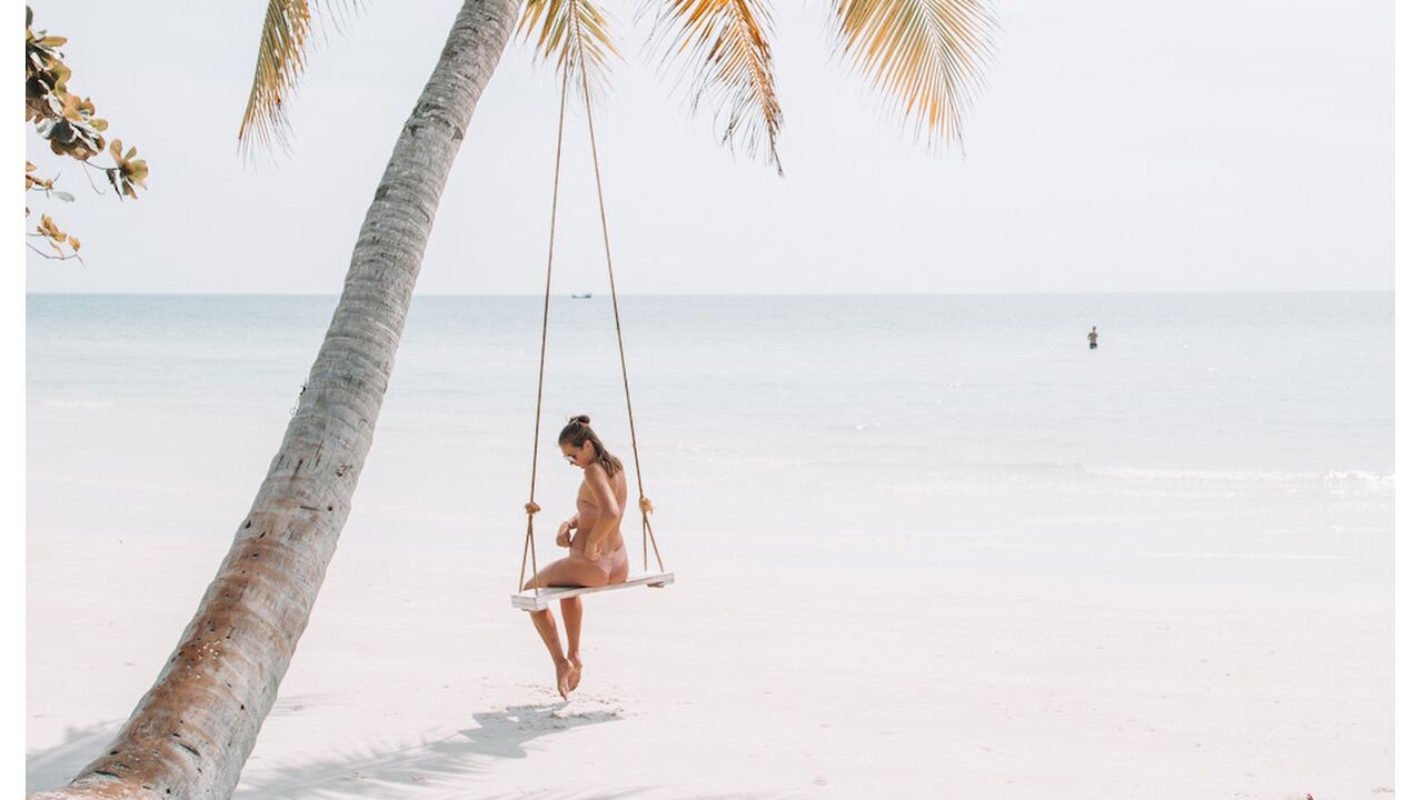 Illustratie voor: Deze winkel verkoopt een bikini waarbij het lijkt alsof je ongesteld bent
