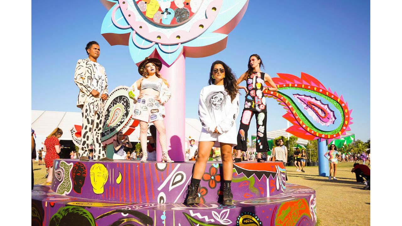 Illustratie voor: Deze influencer deed alsof hij op Coachella was