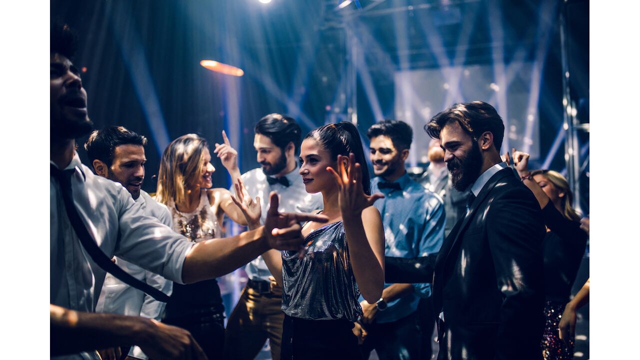 Illustratie voor: Morgen kun je bij deze club je ochtendhumeur wegdansen voordat je naar school of je werk gaat