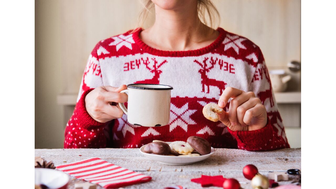 Illustratie voor: 8x waarom je je niet hoeft in te houden tijdens het kerstdiner