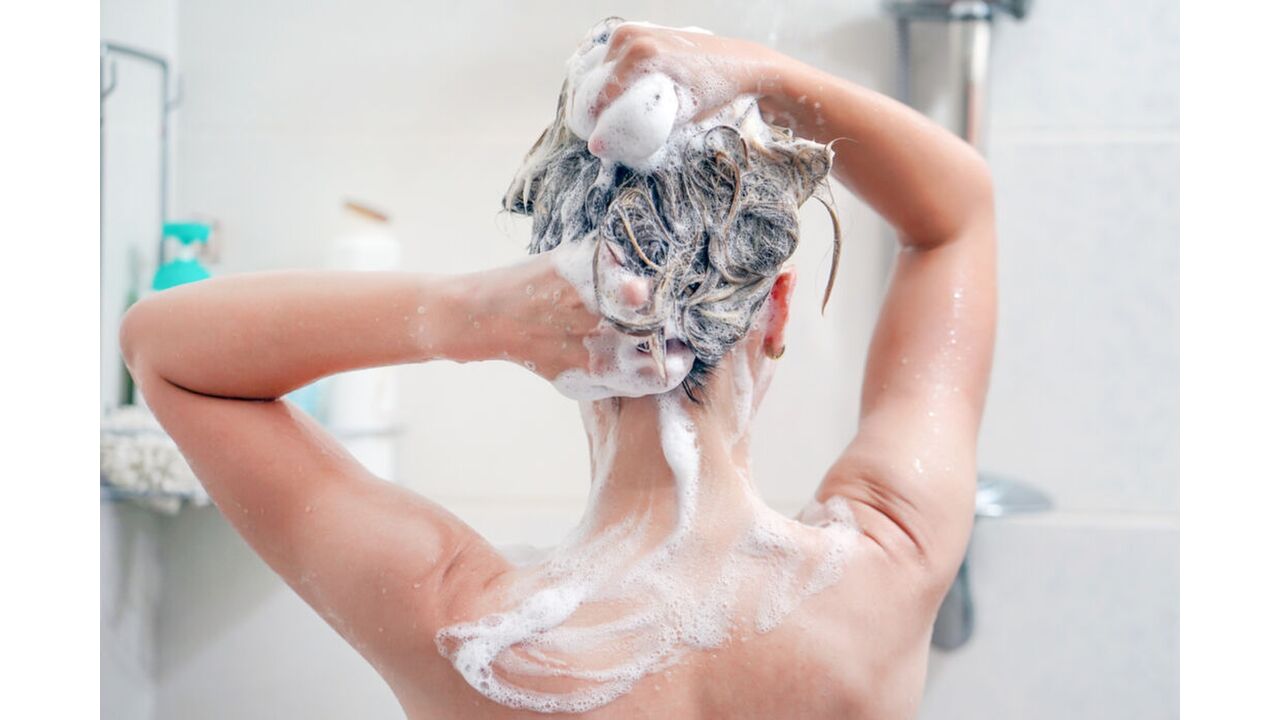 Illustratie voor: Zo vaak moet jij je haar wassen