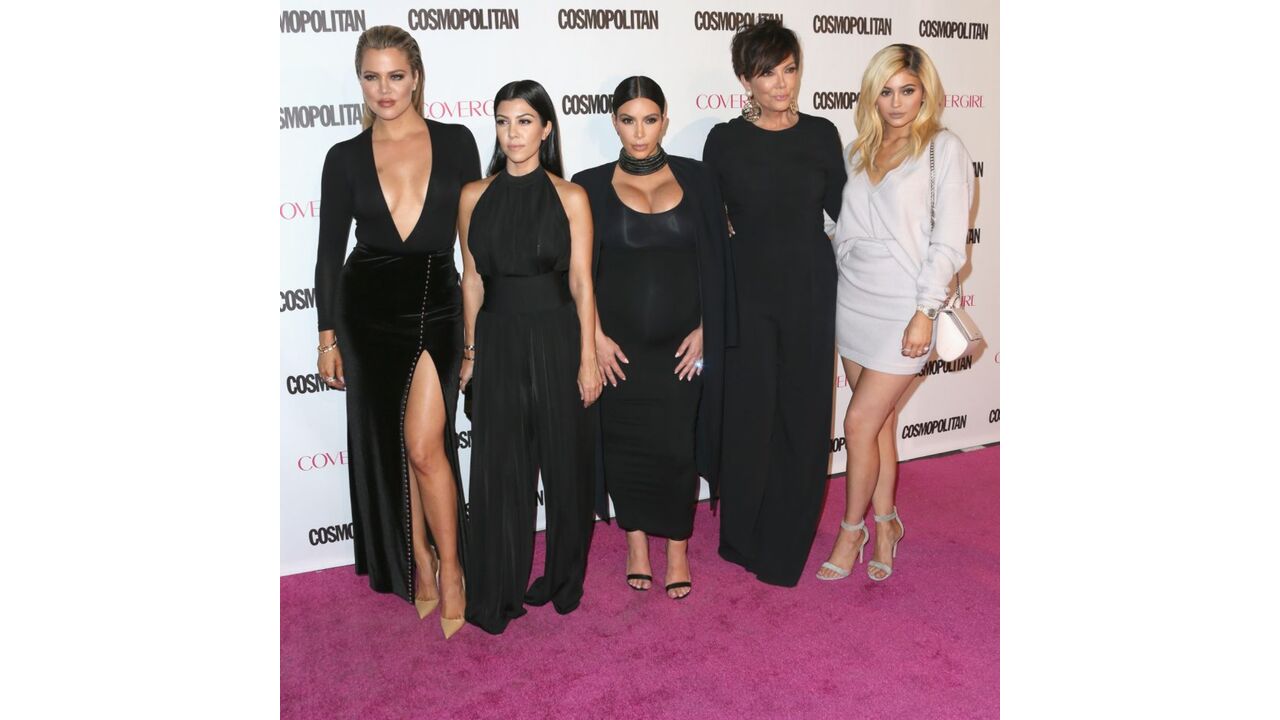 Illustratie voor: Zo ziet de Kardashian-West kerstkaart van 2019 eruit