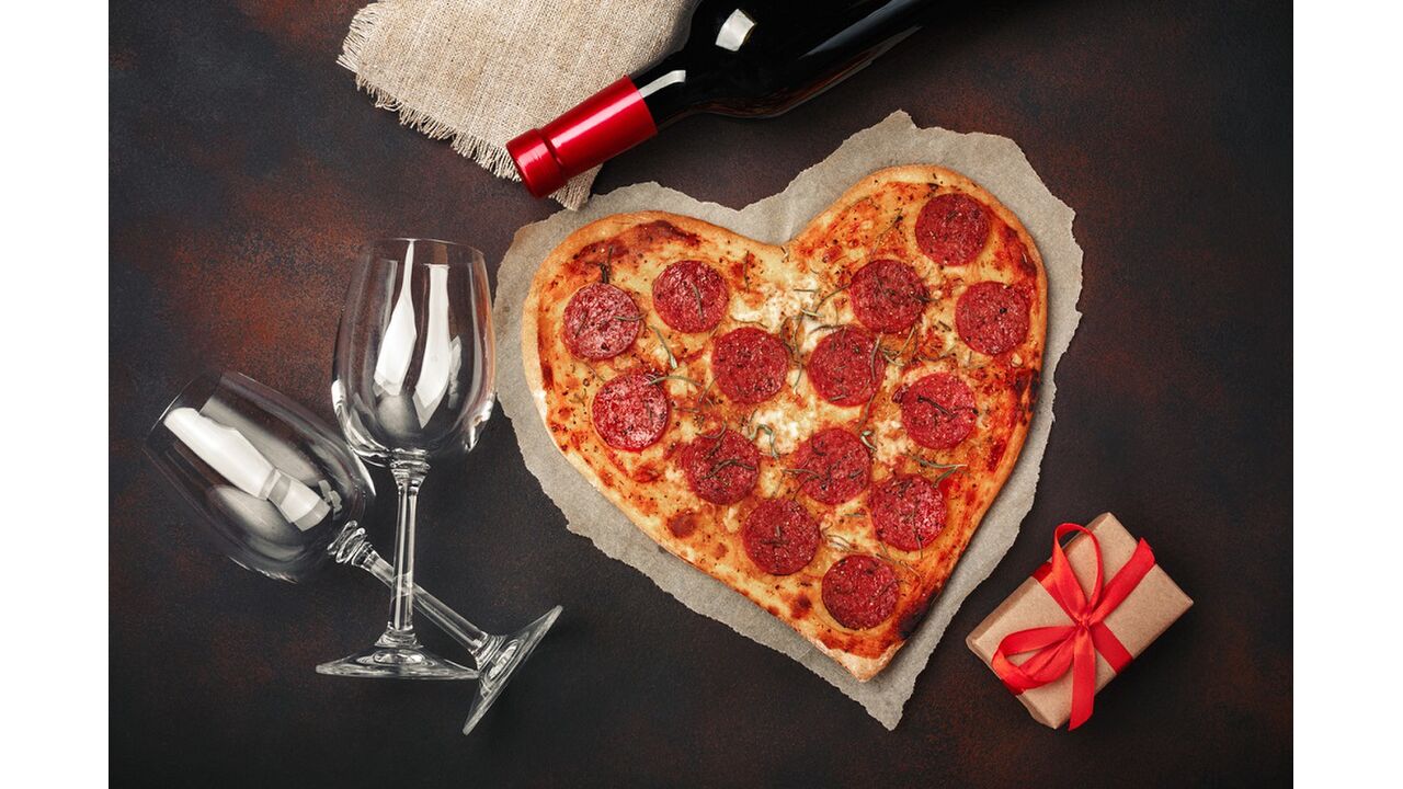 Illustratie voor: Toni Loco verkoopt hartjespizza speciaal voor jouw Valentijn