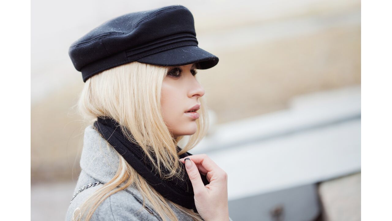 Illustratie voor: Met deze trendy petjes heeft niemand door dat je een bad hair day hebt