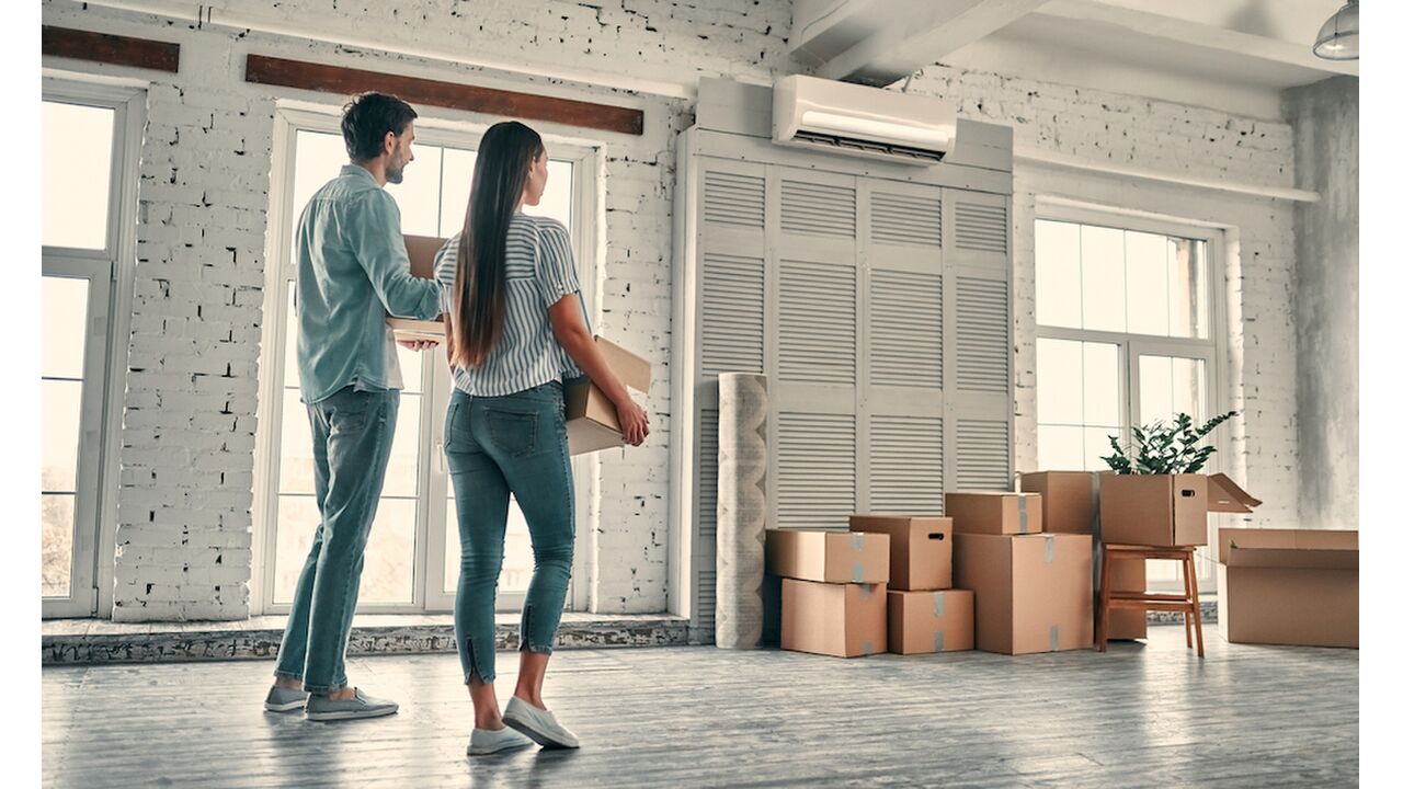 Illustratie voor: Bij dit nieuwe dating programma moeten koppels gelijk samenwonen