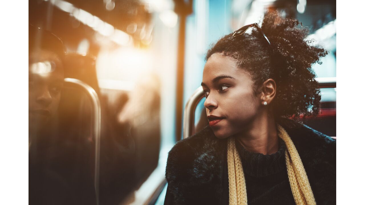 Illustratie voor: Treinreizen saai? Als je deze dingen doet vliegt de reis voorbij