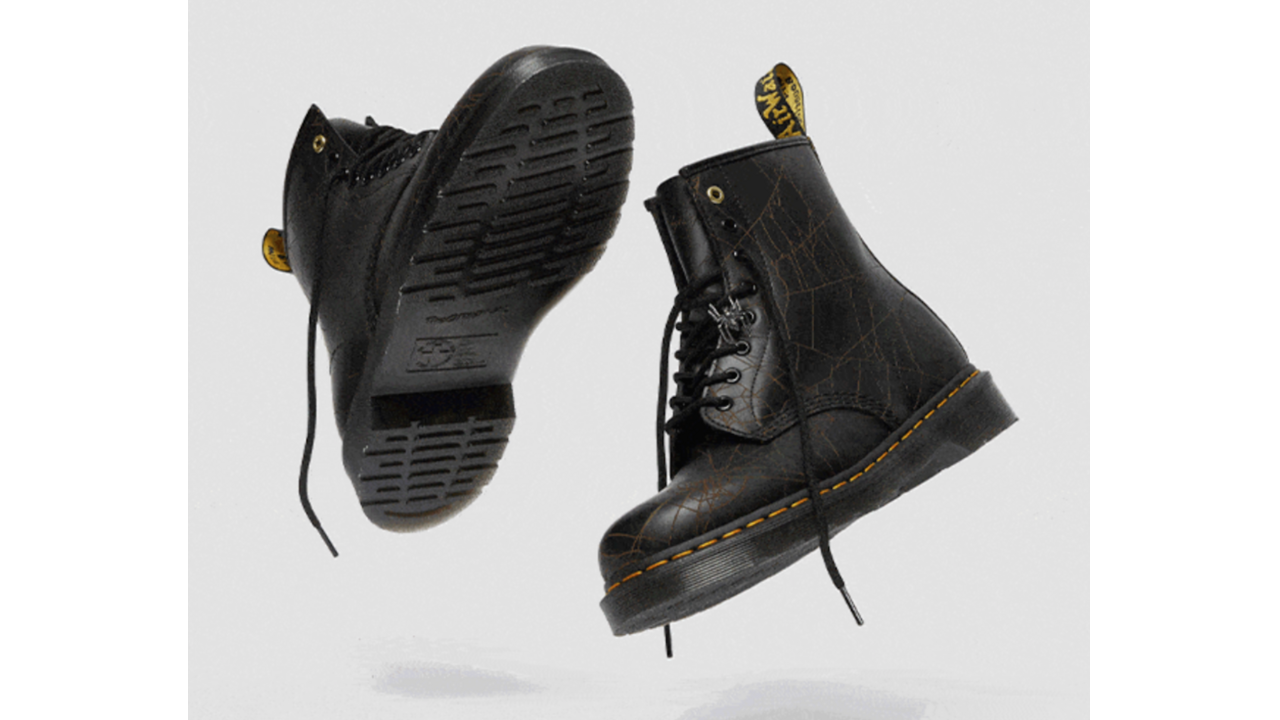 Illustratie voor: Hebben: Dr. Martens lanceert morgen dit nieuwe model boots